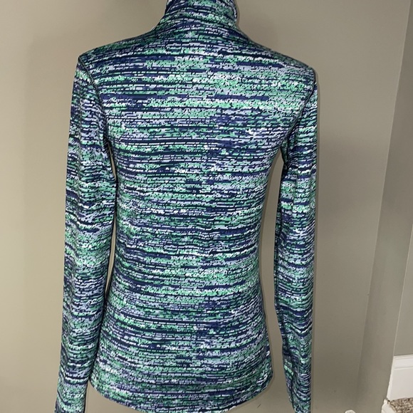 Nike Dri-Fit Women’s Medium long sleeve 1/4  zip pullover. - Picture 4 of 7